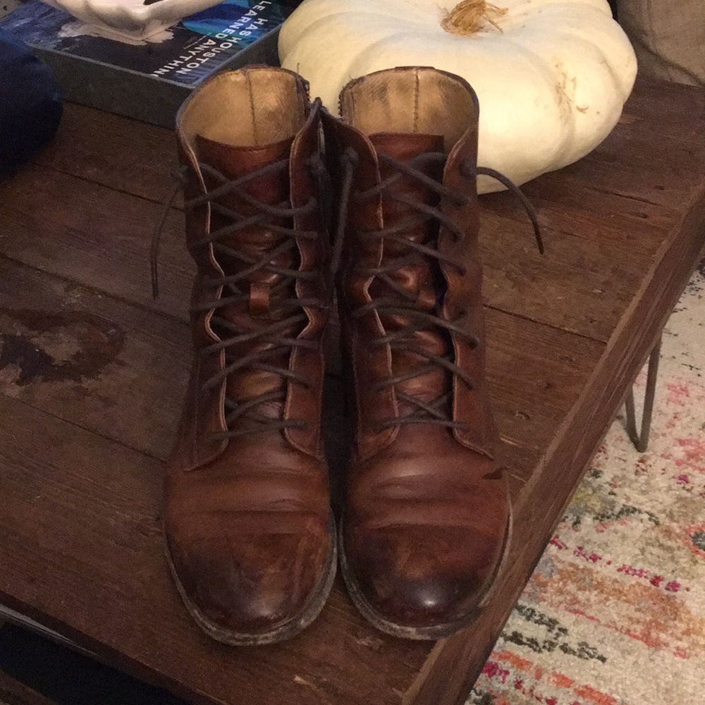 FRYE lace up boots 🍁🍂